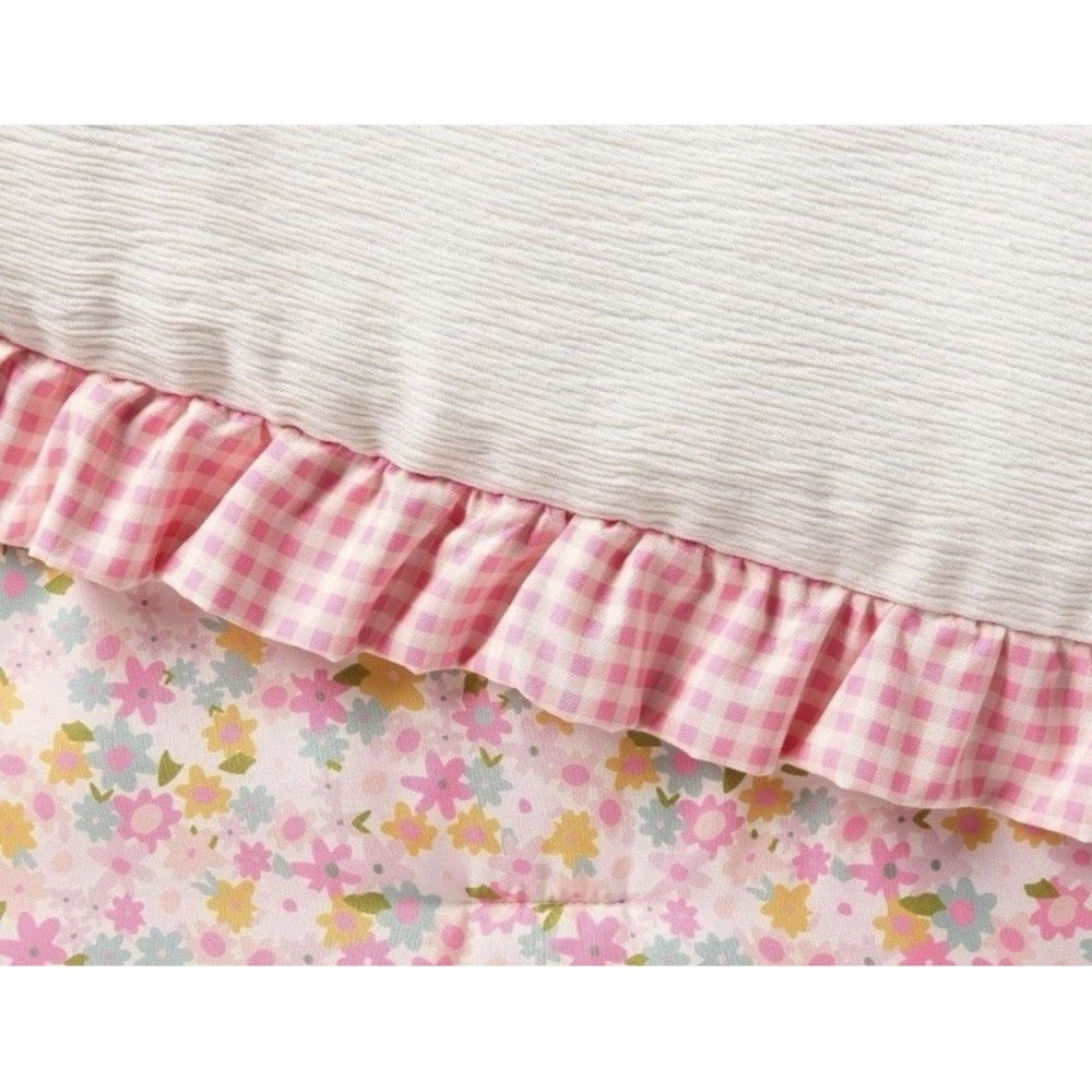 Pillowfort Crinkle Bow Gingham / Floral Toddler Comforter